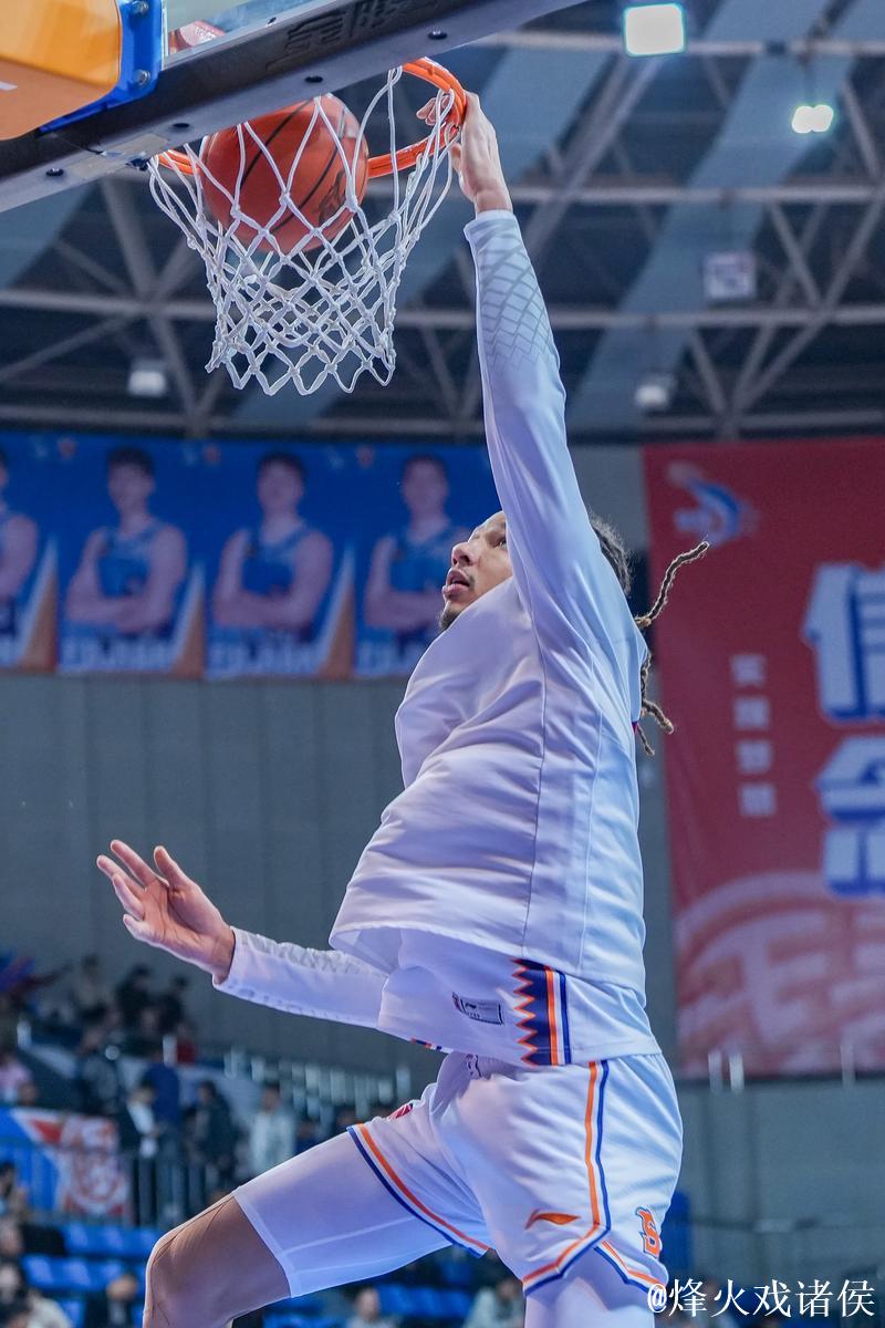 CBA-洛夫顿两双古德温高效 上海久事战胜北京控股 CBA-洛夫顿两双古德温高效 上海久事战胜北京控股